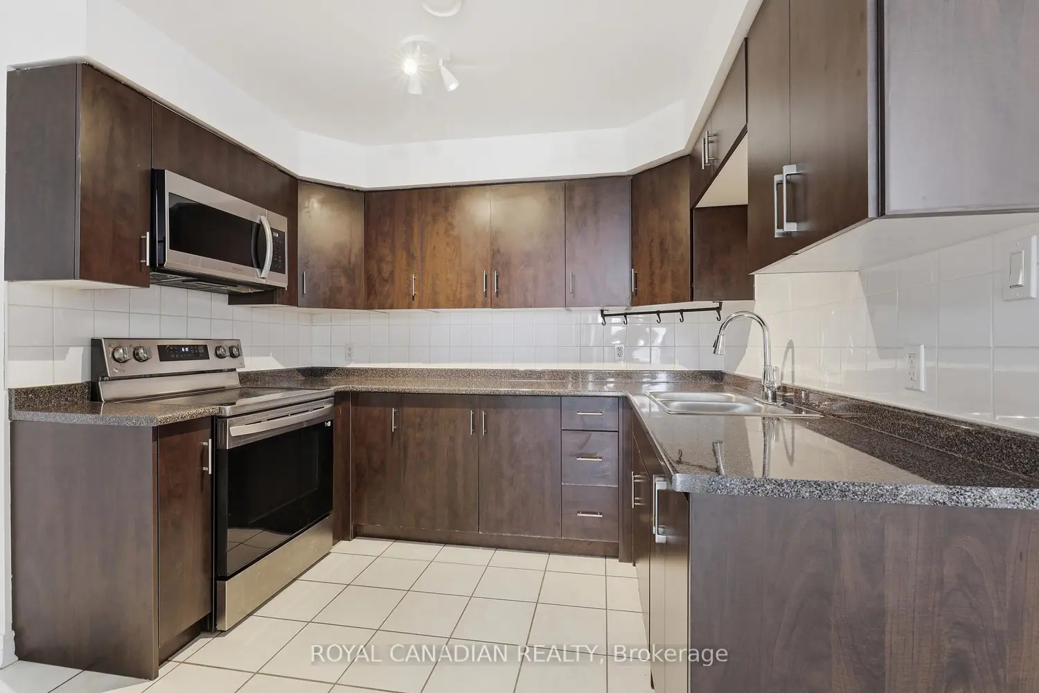 Additional image 6 of 7405 Goreway Drive 619