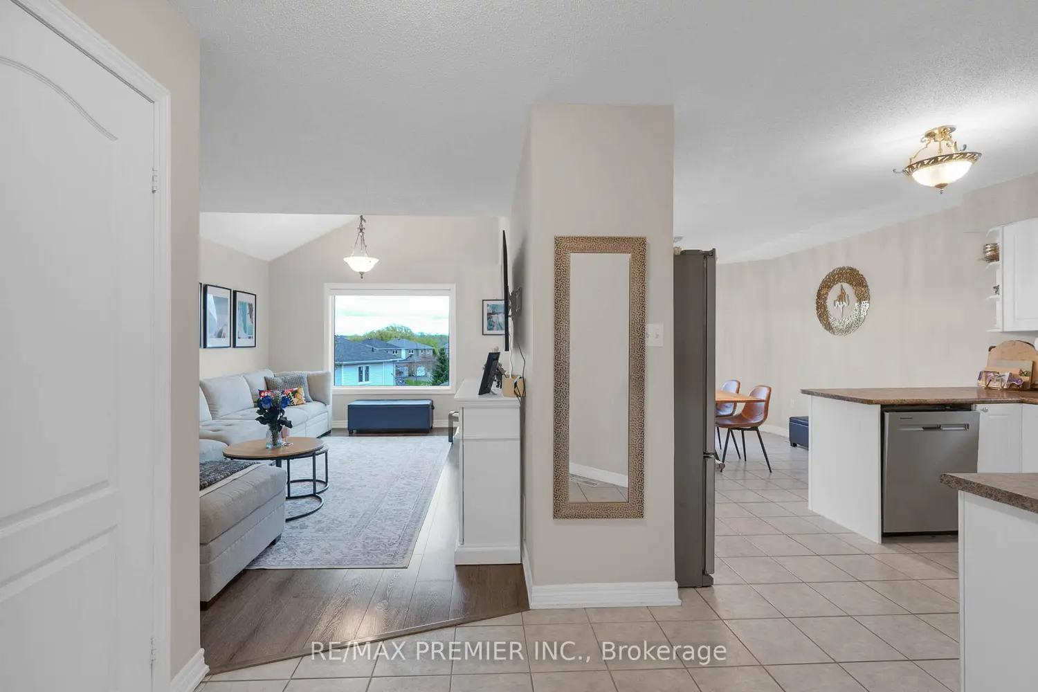 Additional image 8 of 435 Simcoe Street