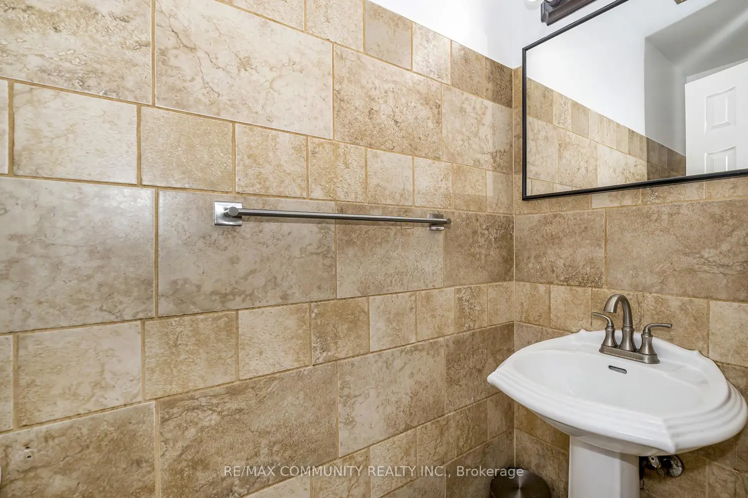 Additional image 8 of 109 Adelaide Avenue