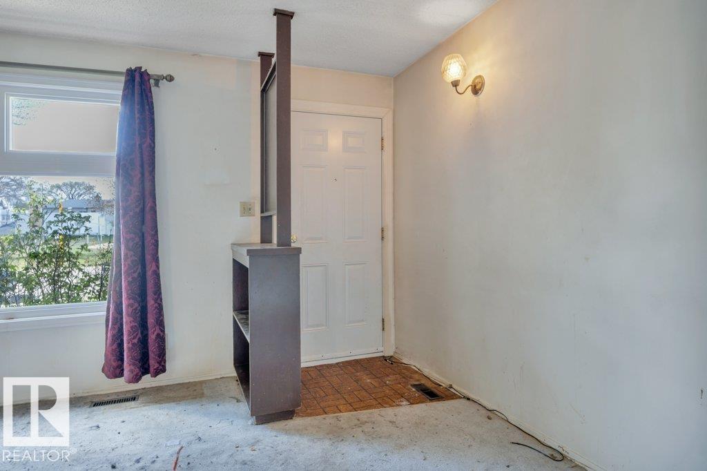 Additional image 6 of 8753 152 Street NW, Edmonton, AB, T5R1L9