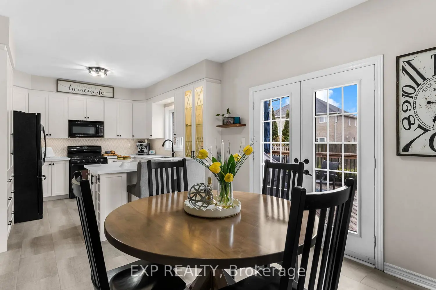 14 Whitestone Drive photo 5