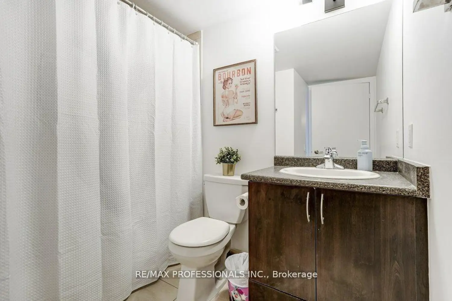 Additional image 11 of 60 Heintzman Street 930
