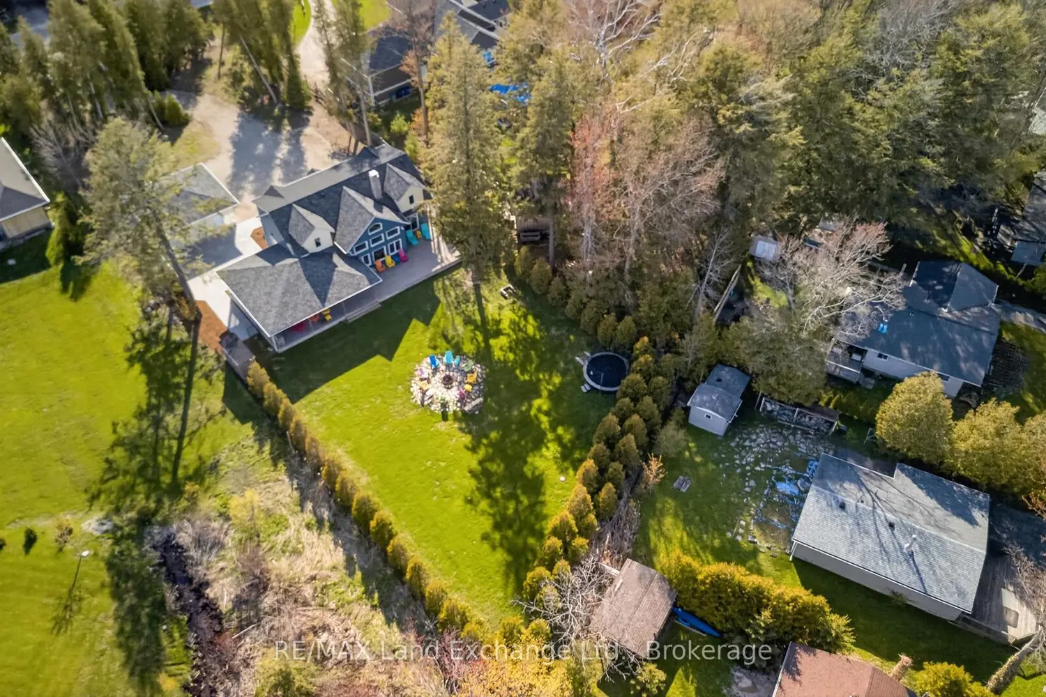 144 Huron Road photo 2