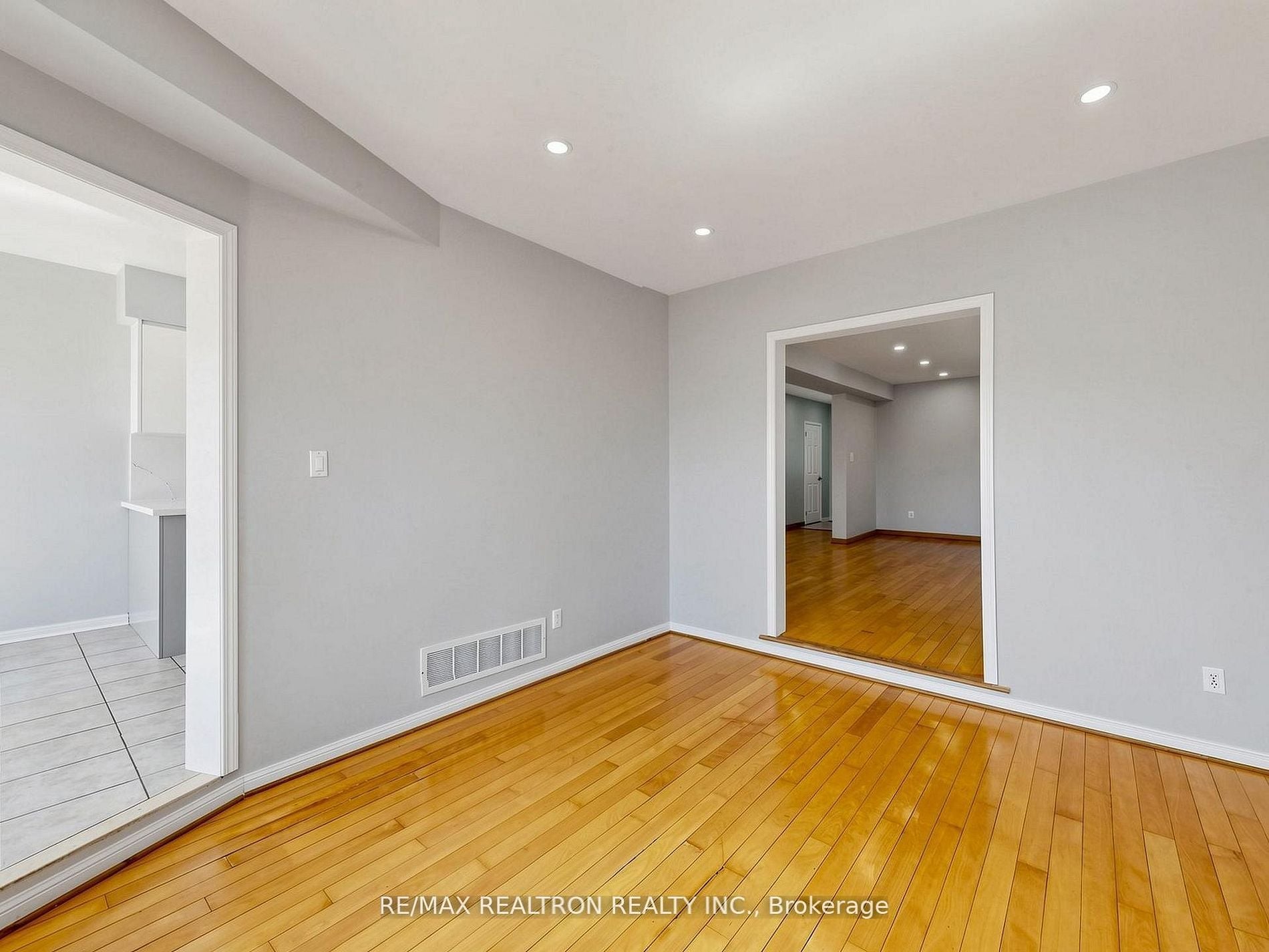 Additional image 6 of 810 Stonehaven Avenue, Newmarket, ON, L3X 2G2
