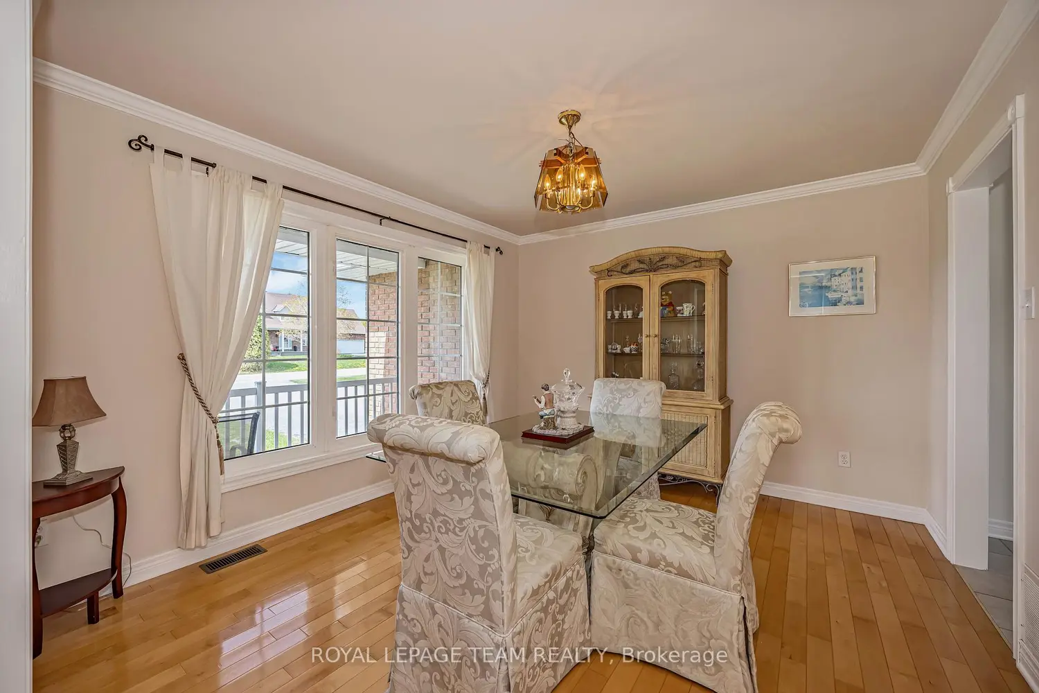 6668 Tommary Drive photo 4