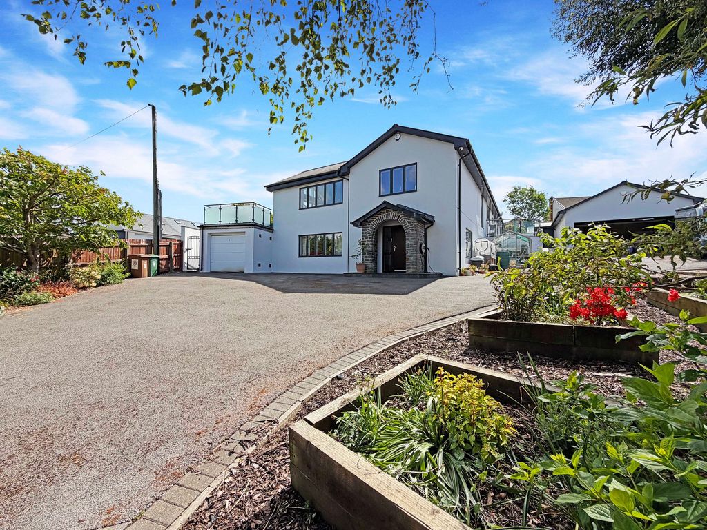 5 bed detached house for saleGreenmeadow, Machen CF83