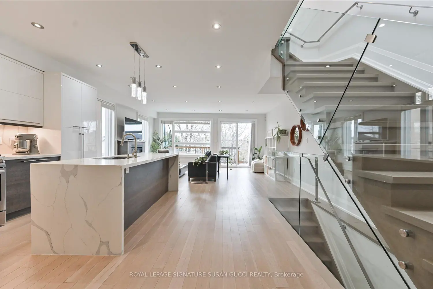 69 Holmstead Avenue photo 4