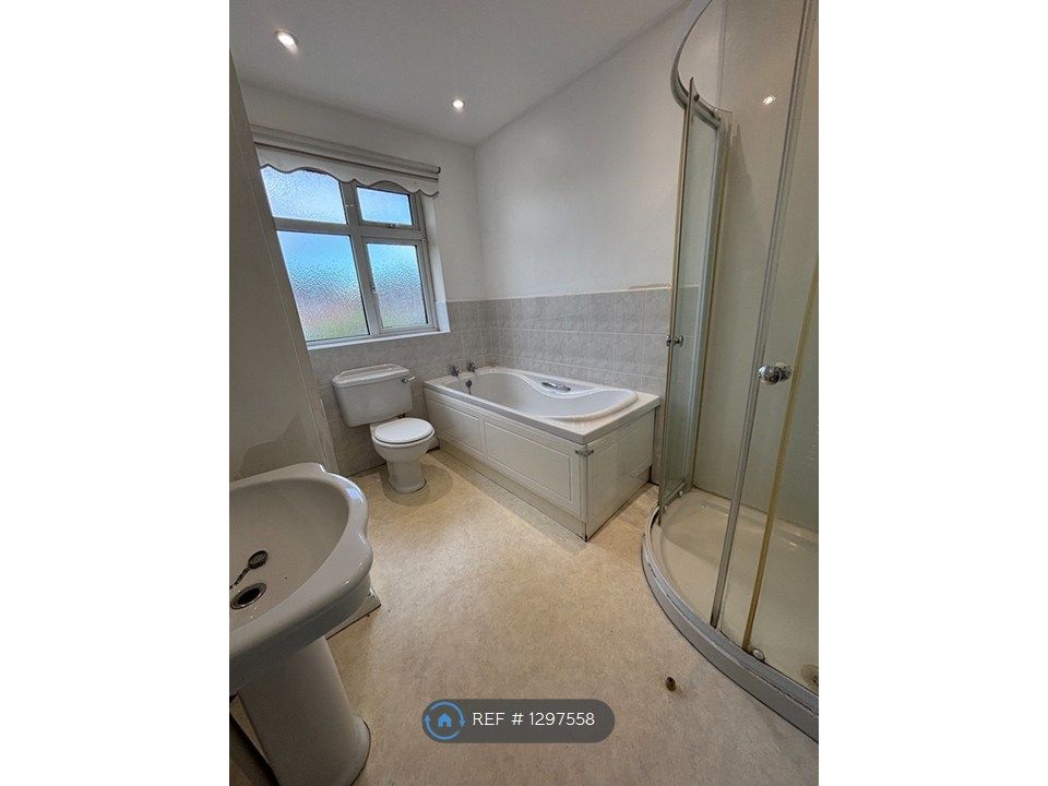 Additional image 10 of 3 bed semi-detached house to rentCliff Gardens, Scunthorpe DN15