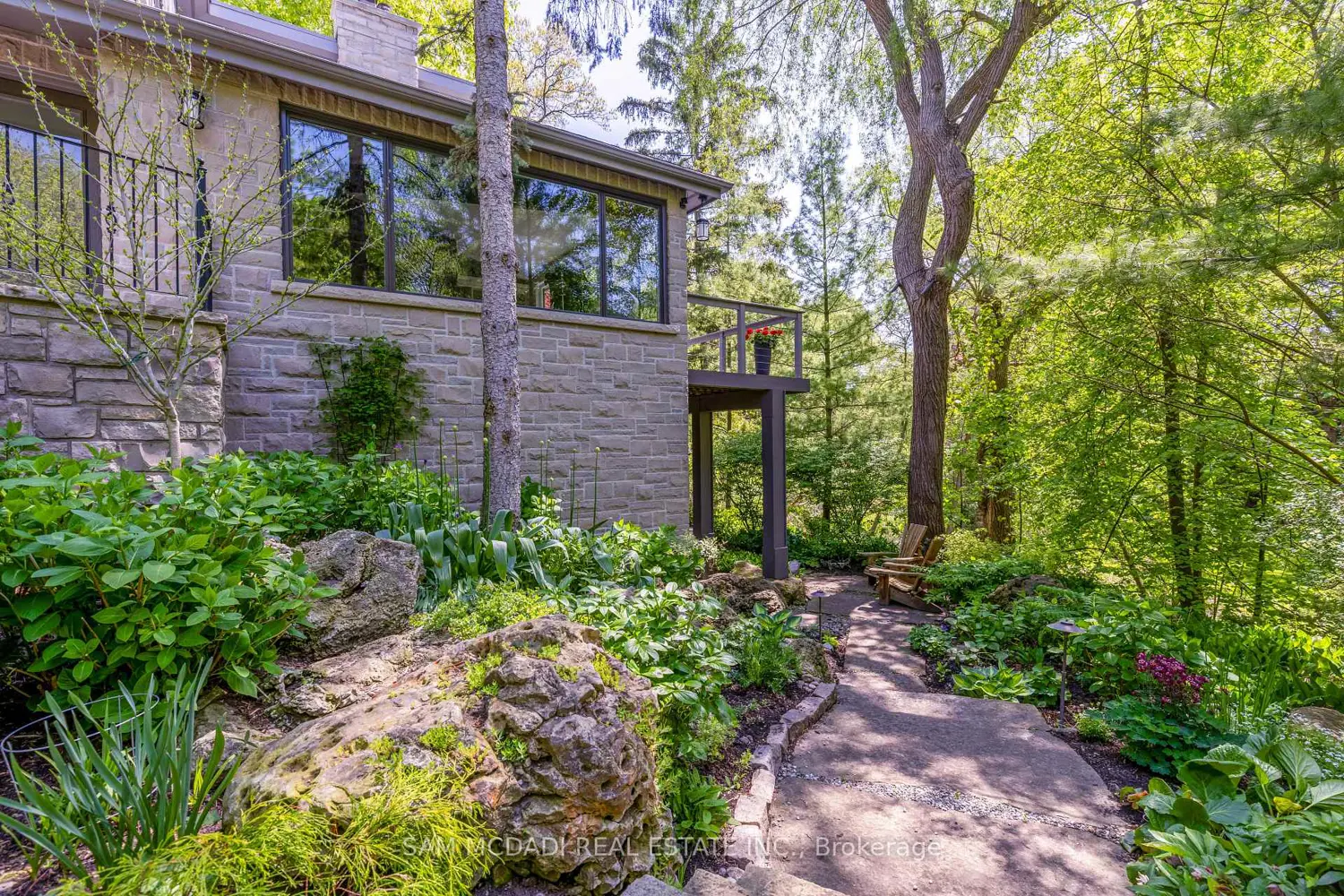 Additional image 5 of 1273 Queen Victoria Avenue
