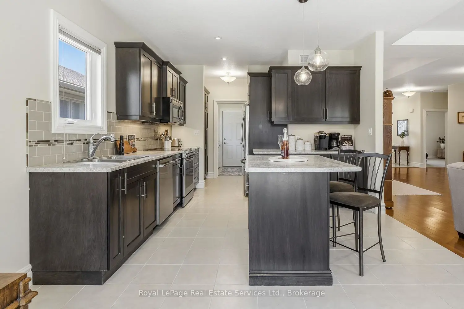 Additional image 7 of 35 Maplehurst Crescent