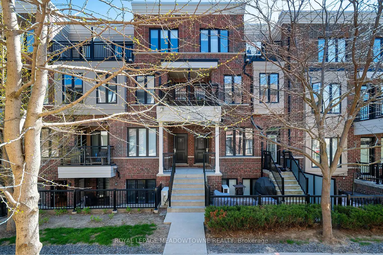 10 Carnation Avenue 19