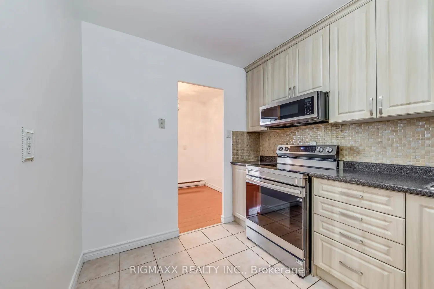 Additional image 8 of 1660 Bloor Street 801