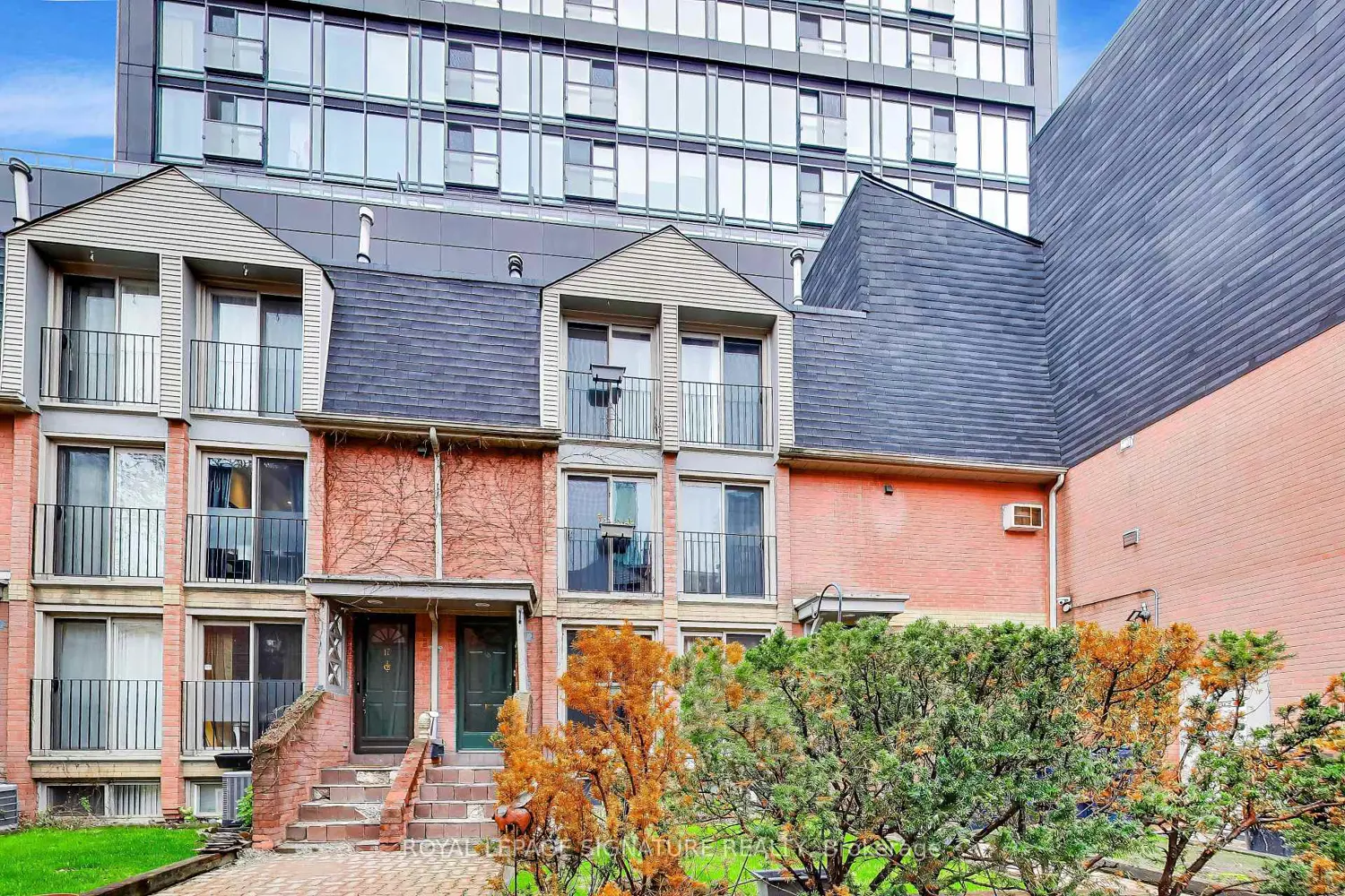 325 Jarvis Street 18
