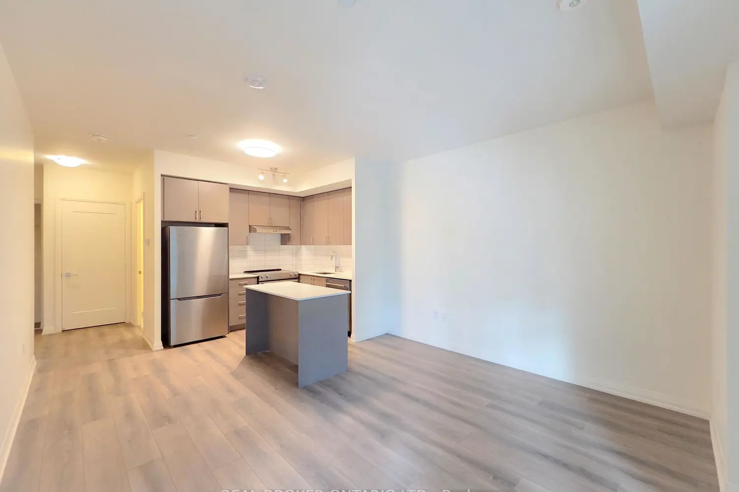Additional image 2 of 9000 Jane Street 618