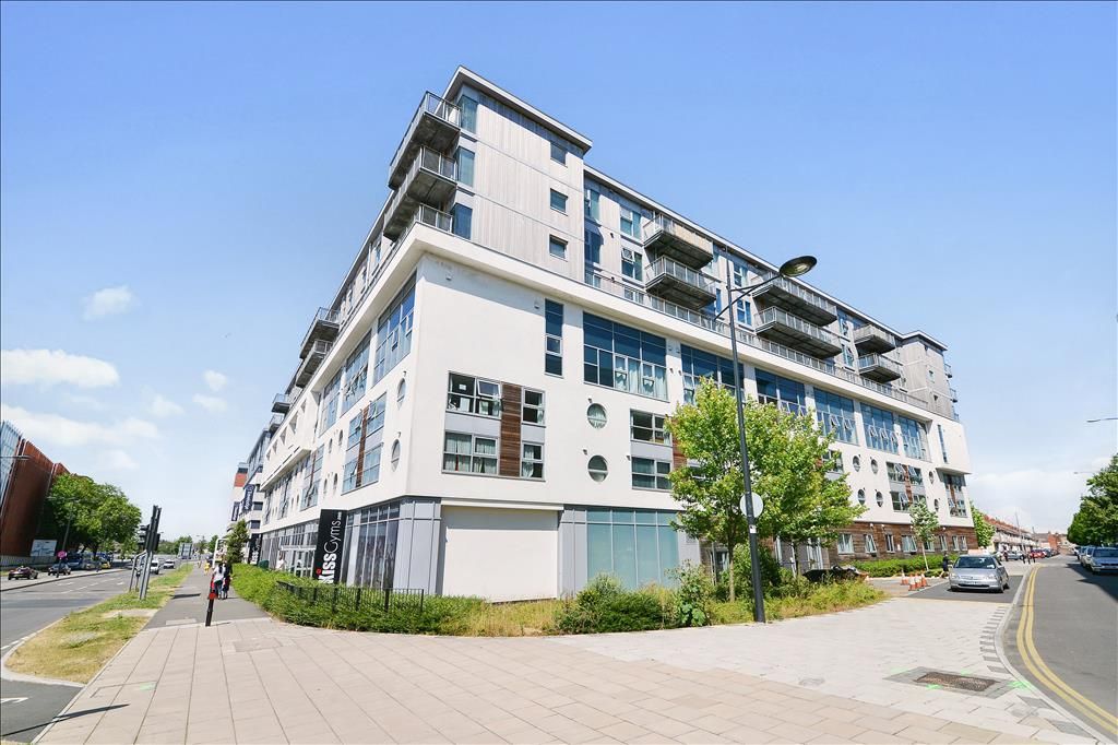 2 bed flat to rentBeckhampton Street, Swindon SN1