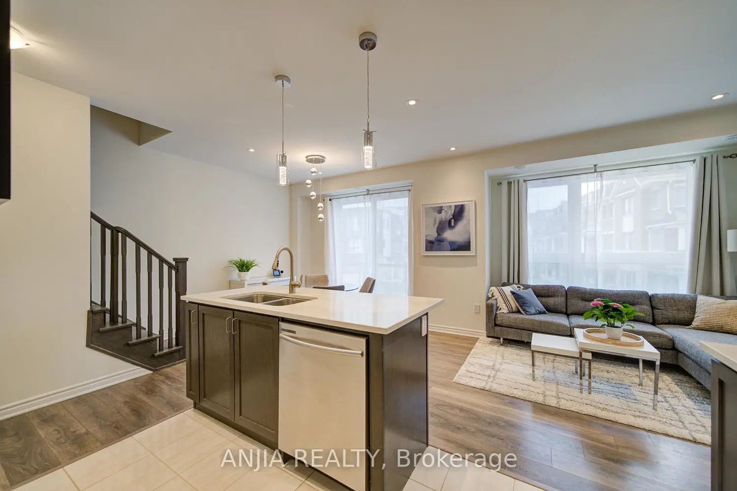 Additional image 7 of 16 Adam Sellers Street