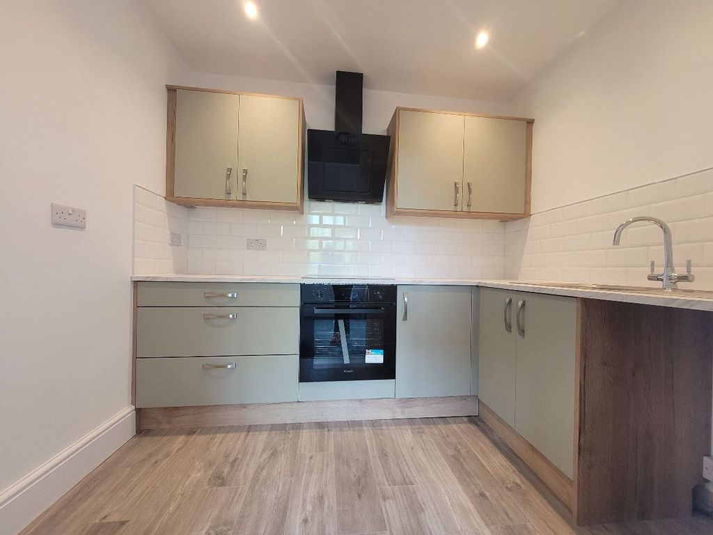 1 bed flat to rentQueen Victoria Street, Tredegar NP22