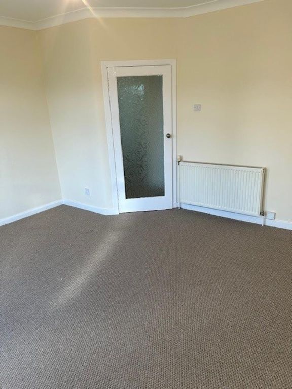 Additional image 5 of 3 bed terraced house to rentEsslemont Avenue, Glasgow G14