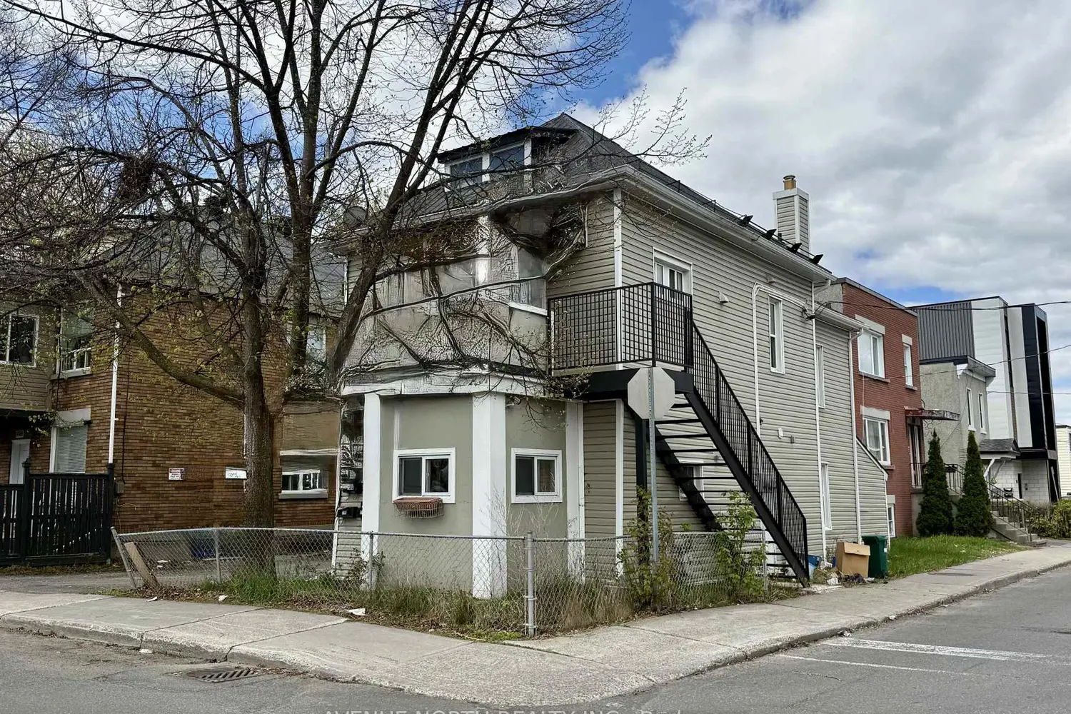 216 Hannah Street