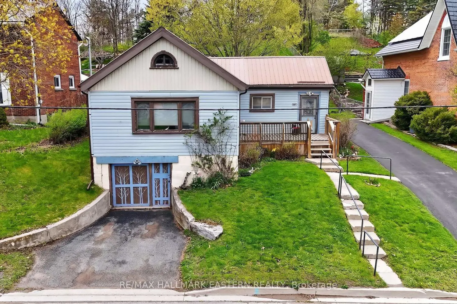 60 Ridge Street photo 3