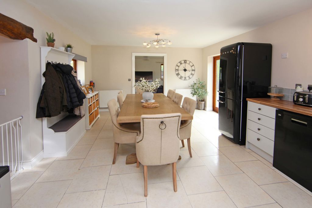 Additional image 4 of 3 bed detached house to rentGolf Links Lane, Telford TF1
