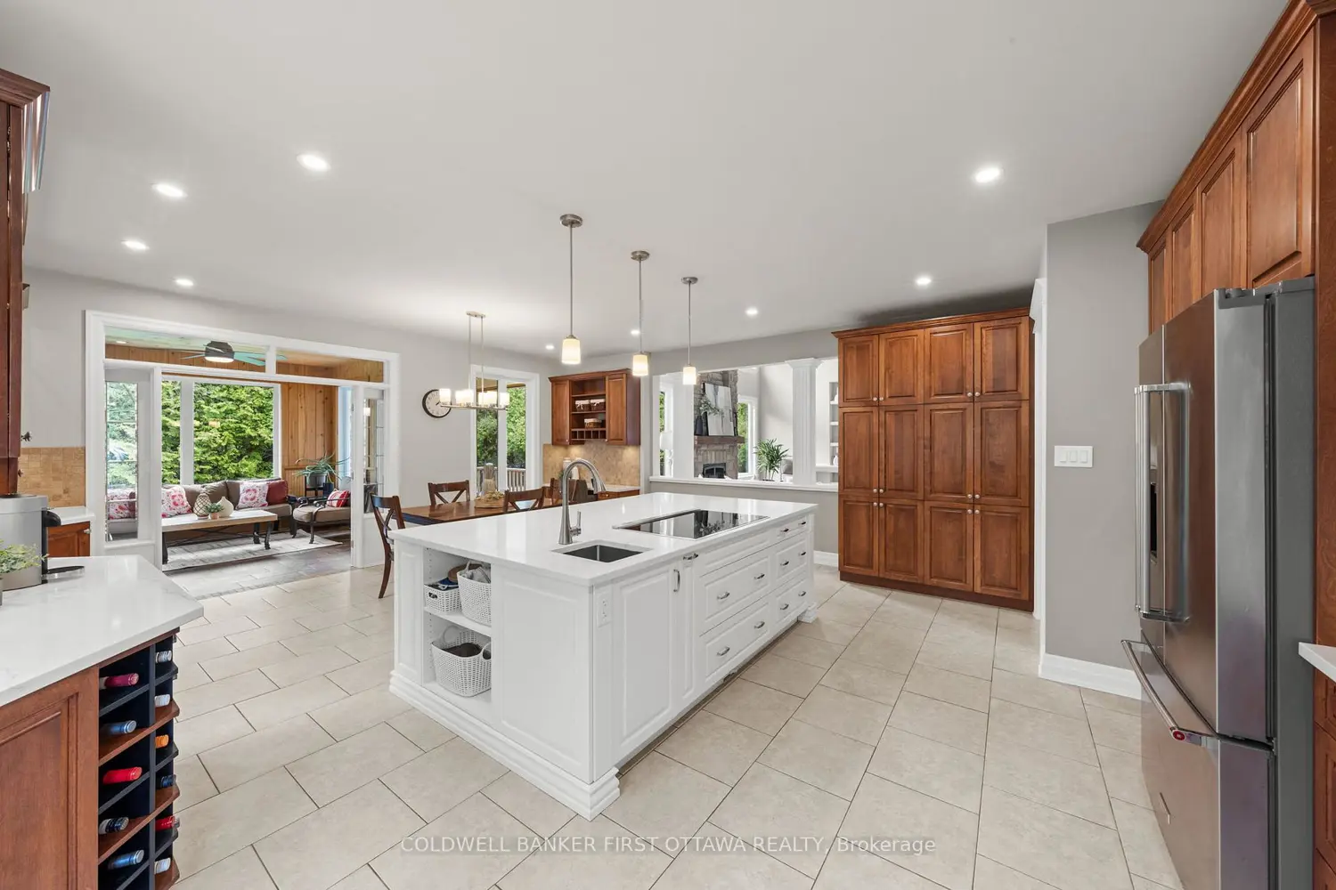 231 Ironstone Court photo 4