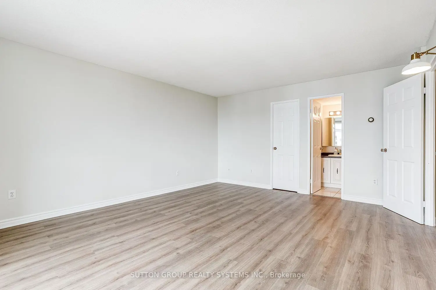 Additional image 12 of 1100 Caven Street 1211