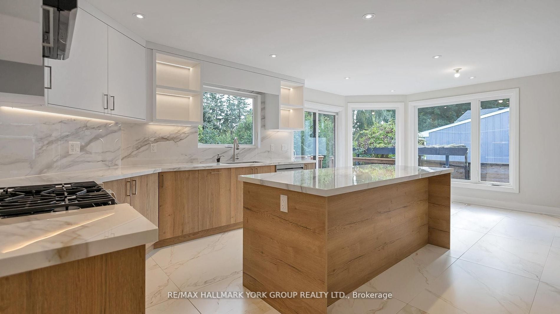 Additional image 6 of MAIN FL-1000 Lemar Road, Newmarket, ON, L3Y 1S1