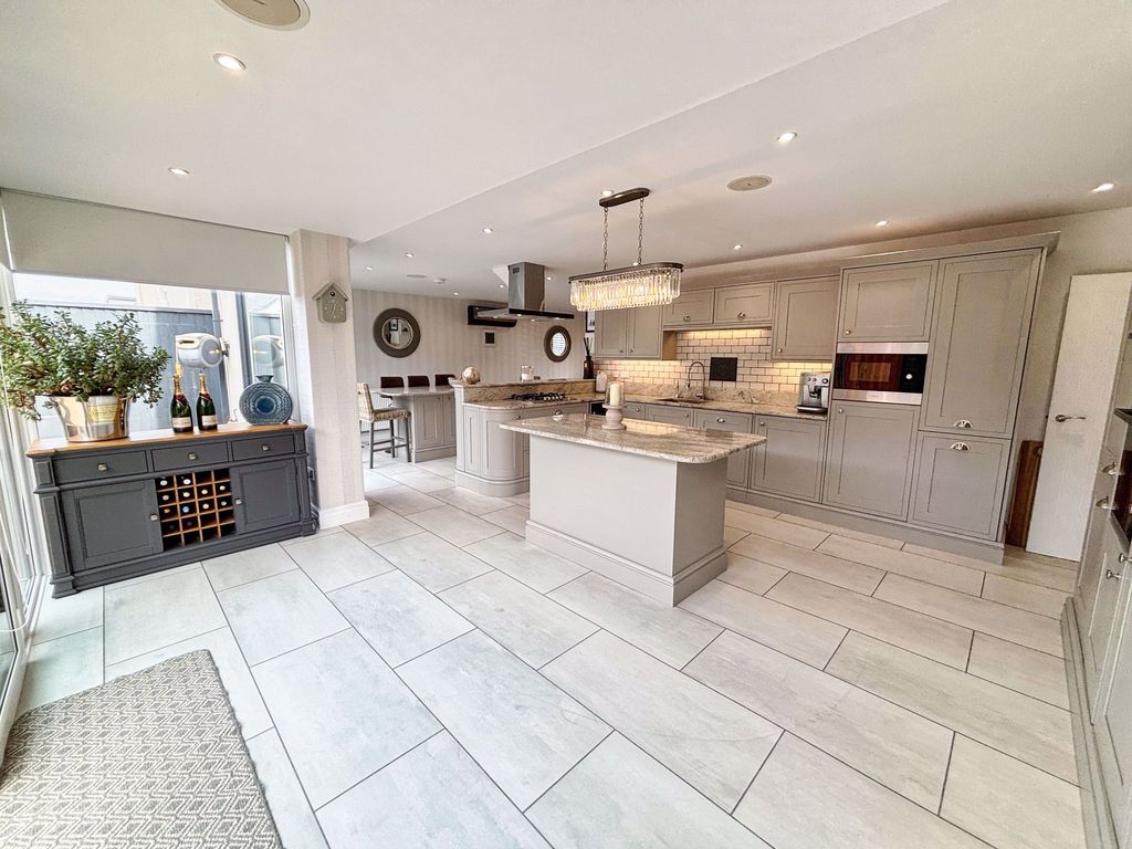 Additional image 8 of 4 bed detached house for saleCarlton Place, Porthcawl CF36