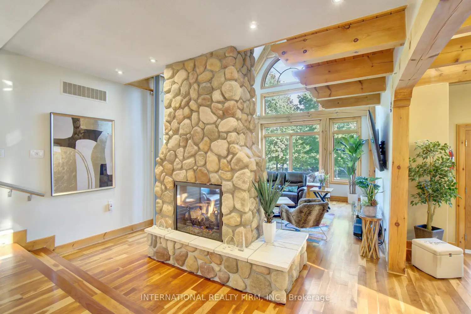 6 Pinehurst Lane photo 2