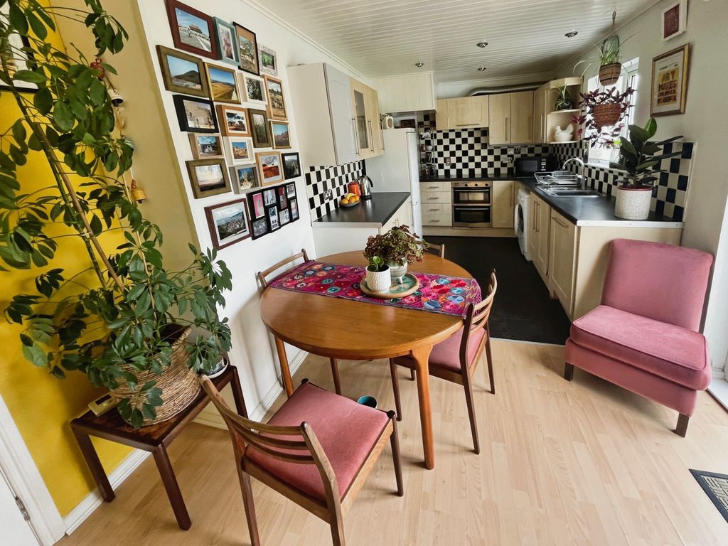 Additional image 7 of 3 bed terraced house to rentLarch Grove, Dunmurry BT17