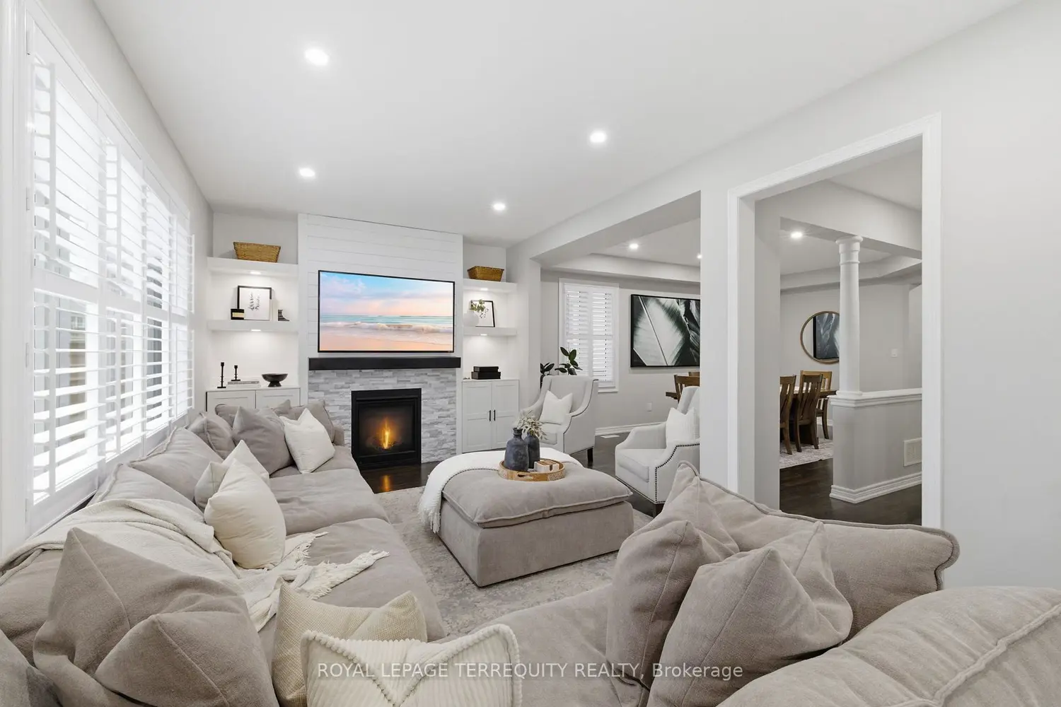 215 Ronald Hooper Avenue photo 3