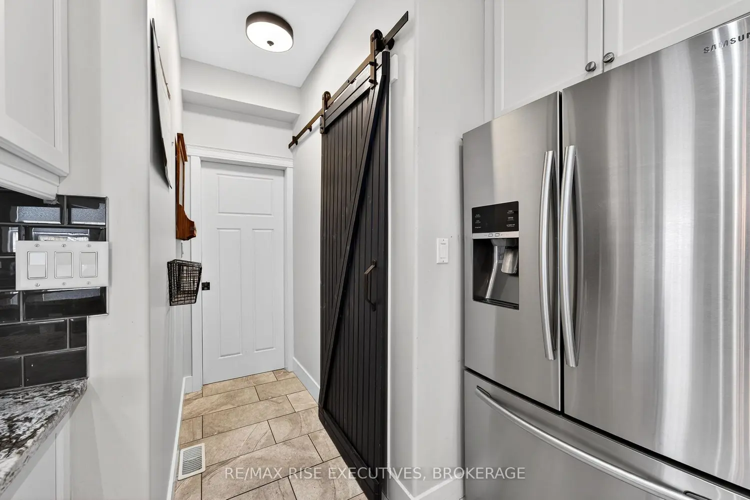 Additional image 6 of 700 Stonehenge Street