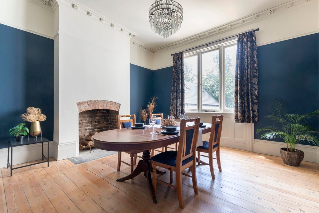 Additional image 7 of 7 bed detached house to rentLondon Road, Cheltenham GL52