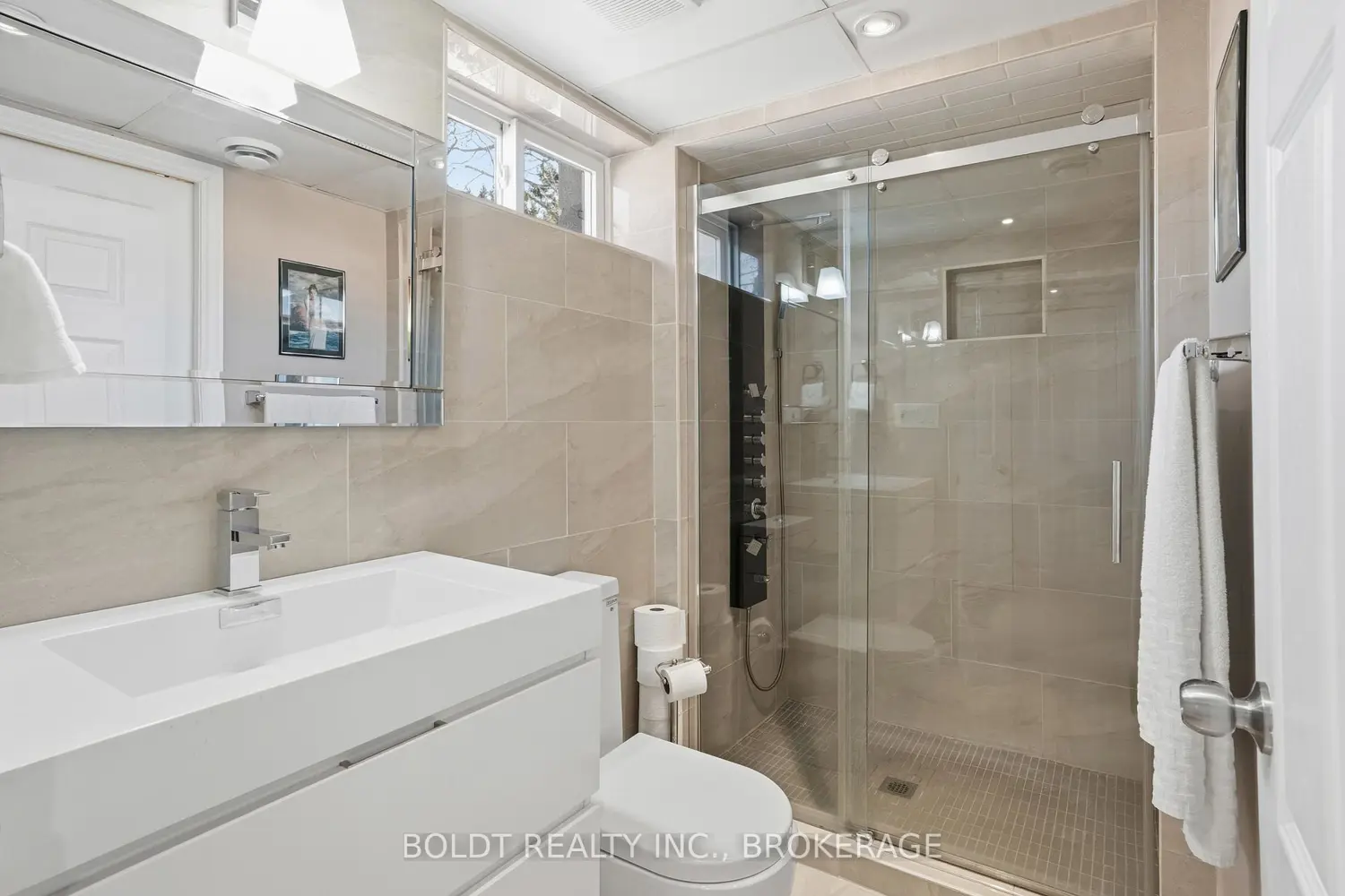 Additional image 7 of 628 Vine Street