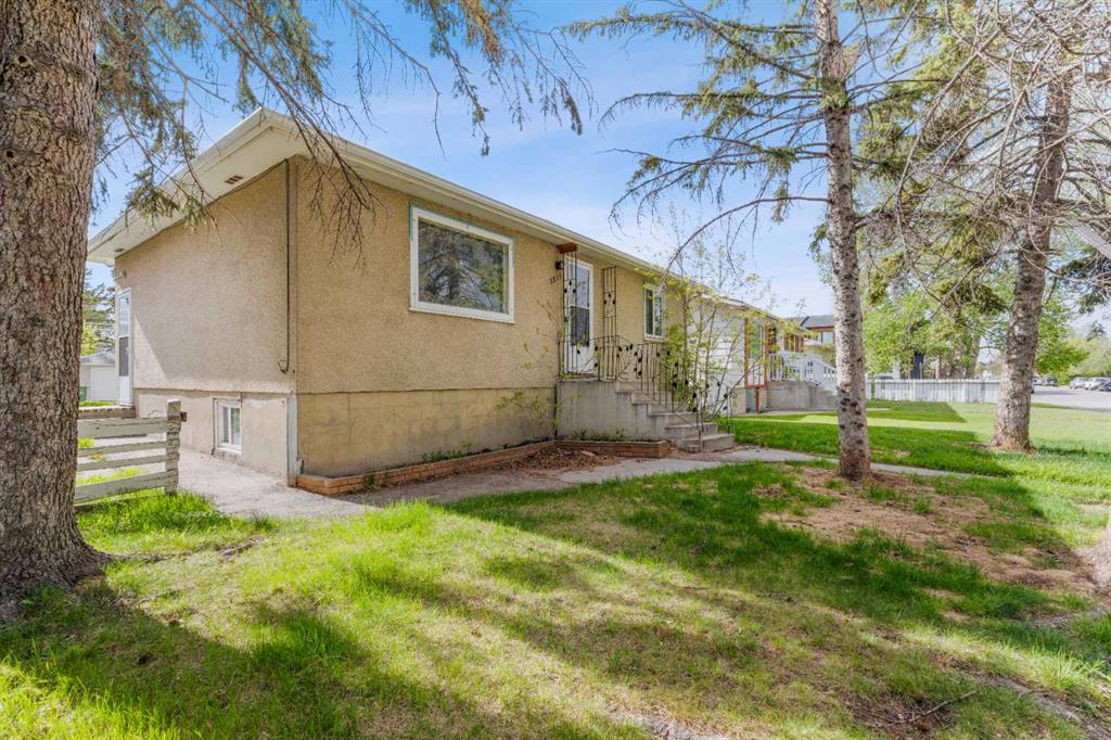 Additional image 6 of 2211 41 Street SE, Calgary, AB, T2B 1C8