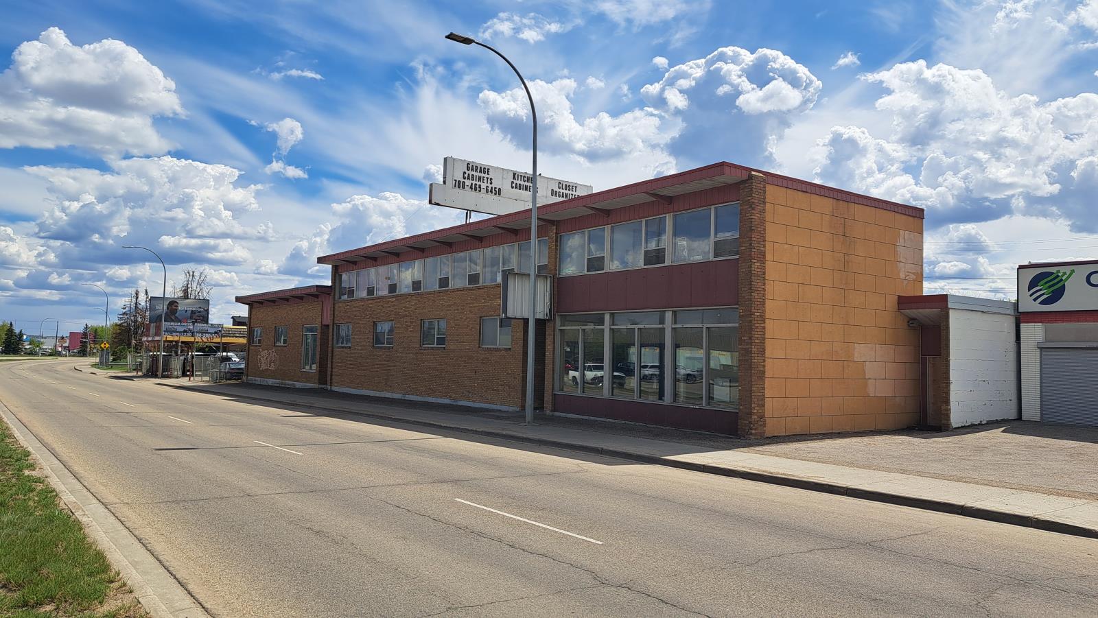 Additional image 2 of 7319 Whyte Avenue NW, Edmonton, AB, T6B0G2