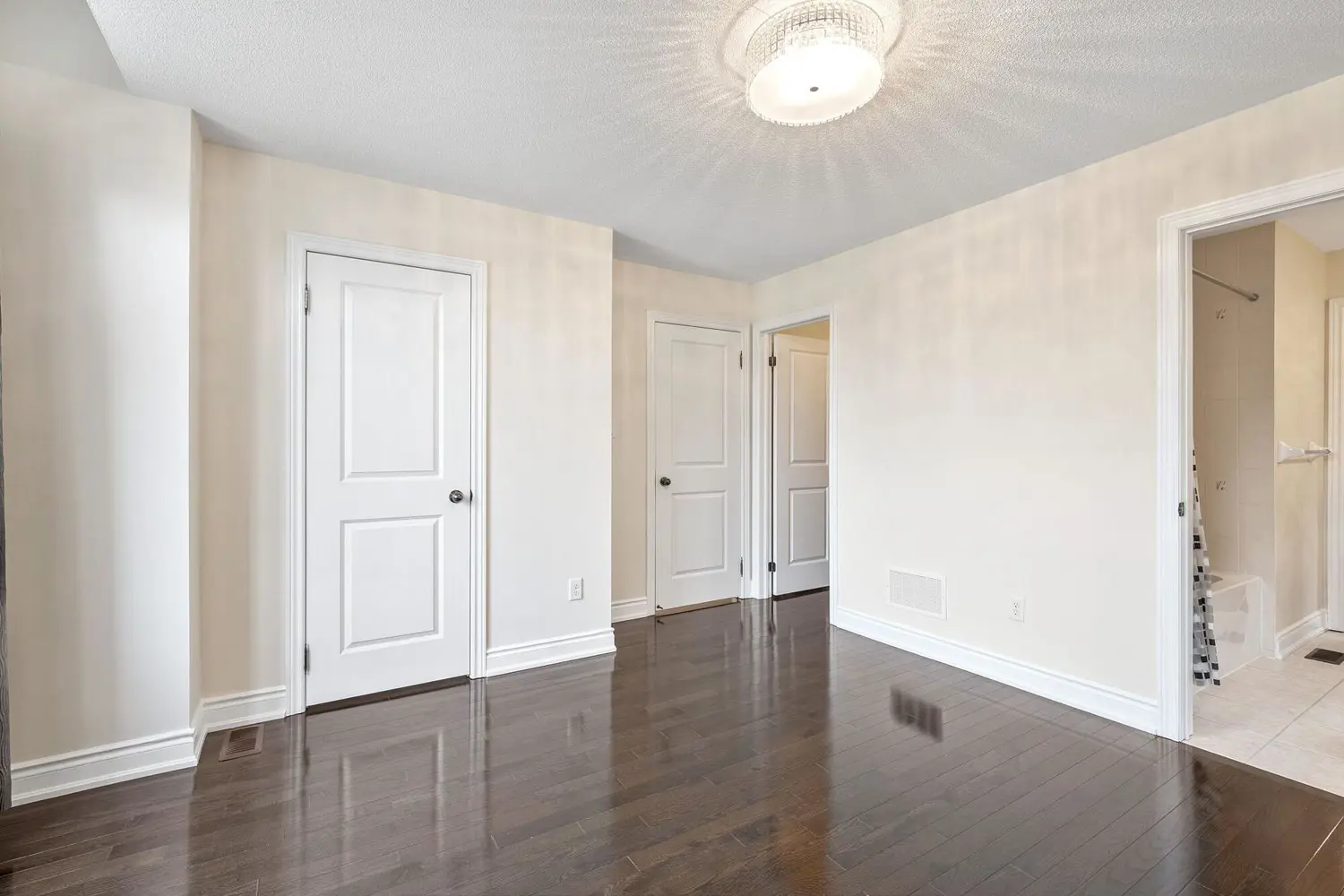 Additional image 12 of 27 Lampman Crescent