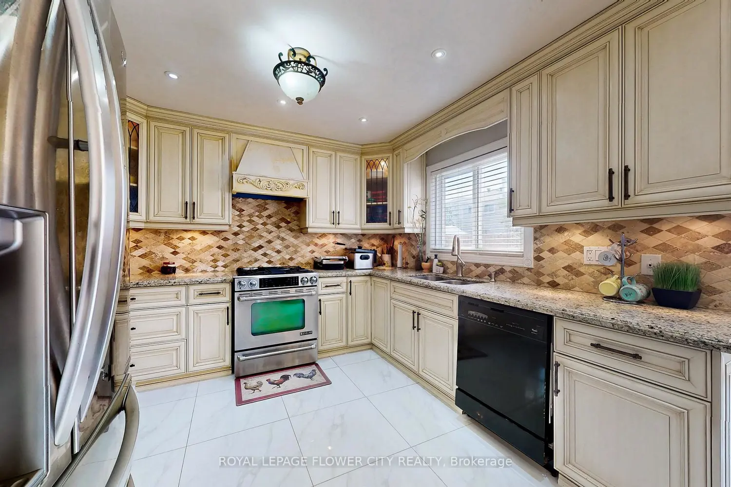 Additional image 4 of 656 Esprit Crescent