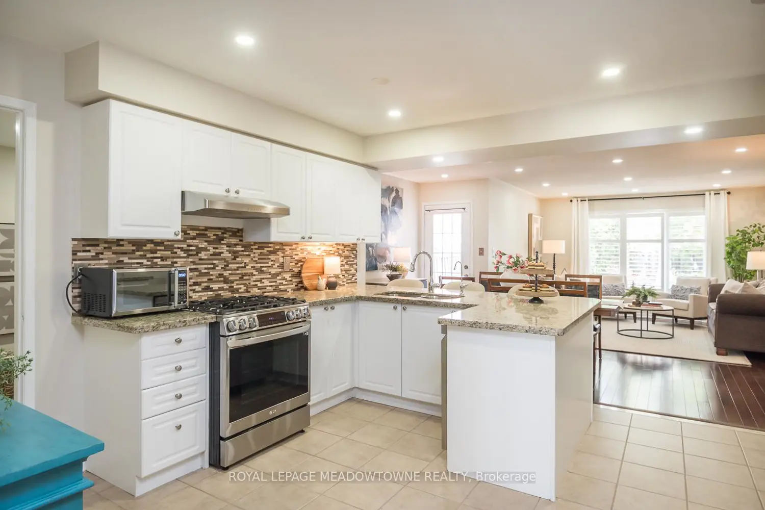 779 Gleeson Road photo 5