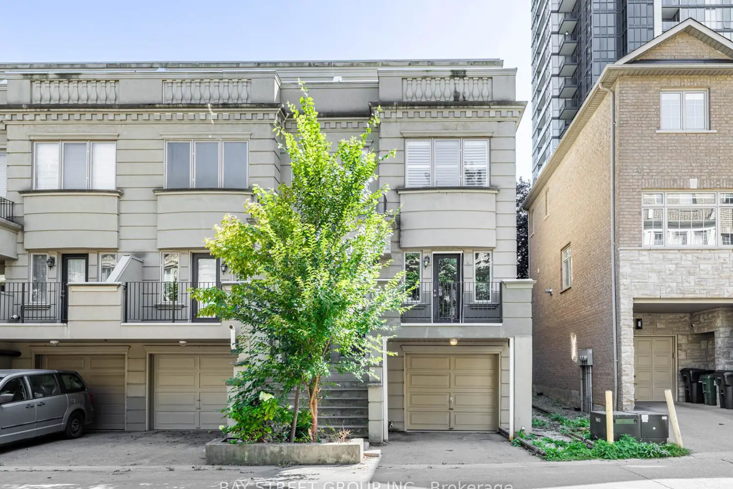 35 William Poole Way