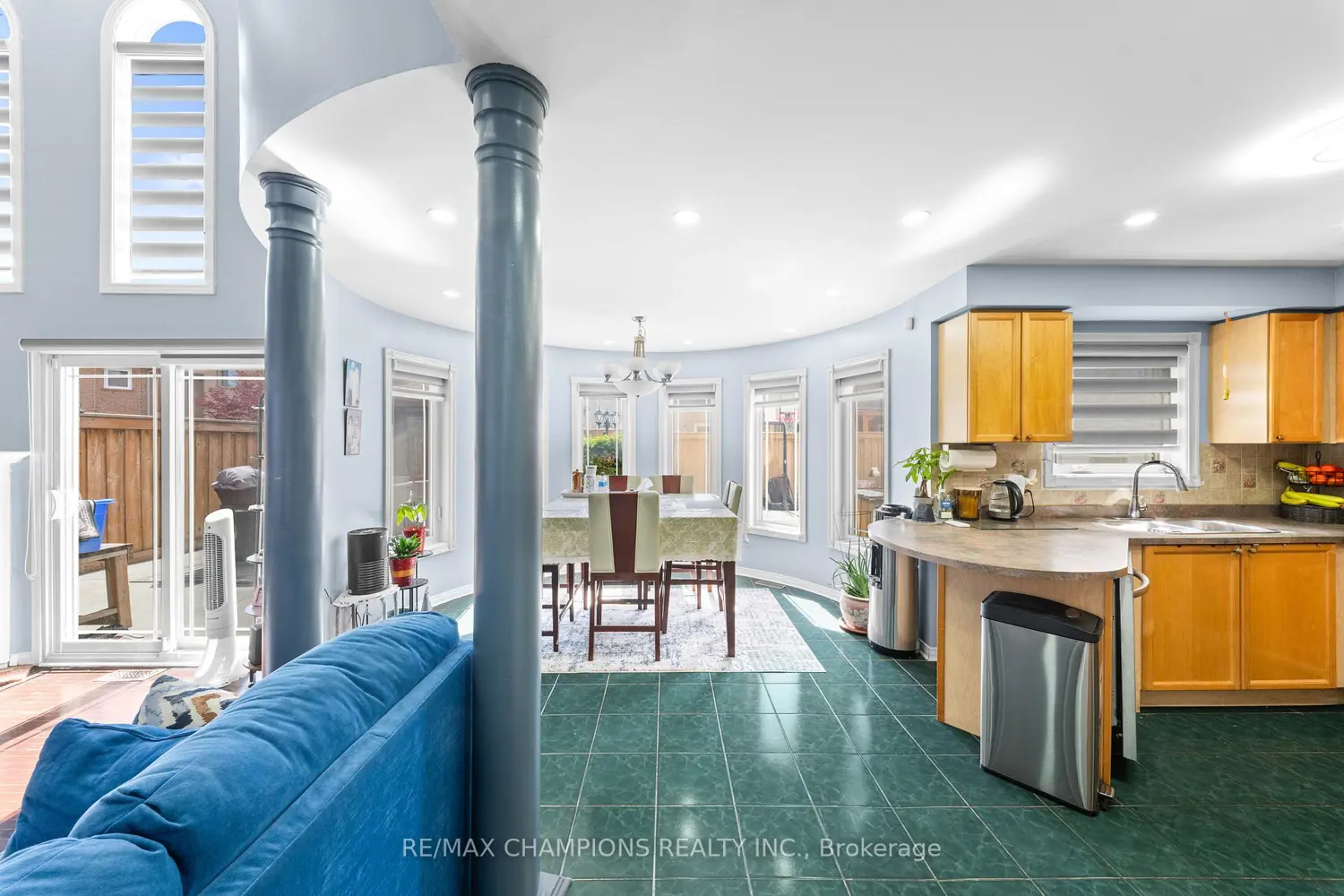 Additional image 3 of 3 Fiddleneck Crescent