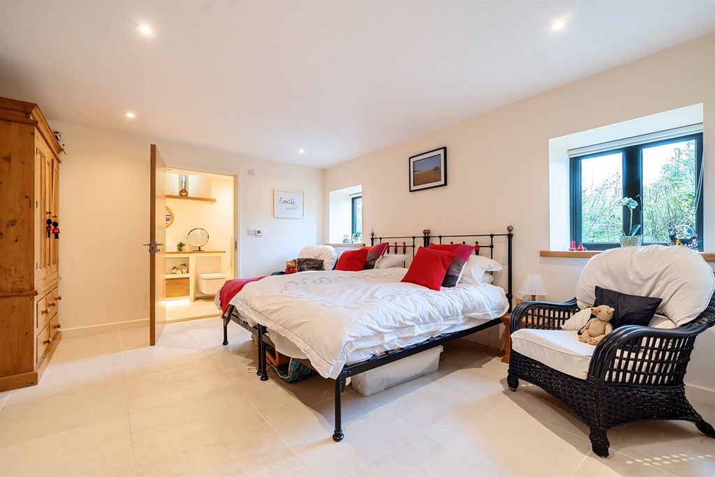 Additional image 10 of 4 bed barn conversion to rentSlatey Barn Langford Farm, Chilgrove Road, Lavant, Chichester, West Sussex PO18