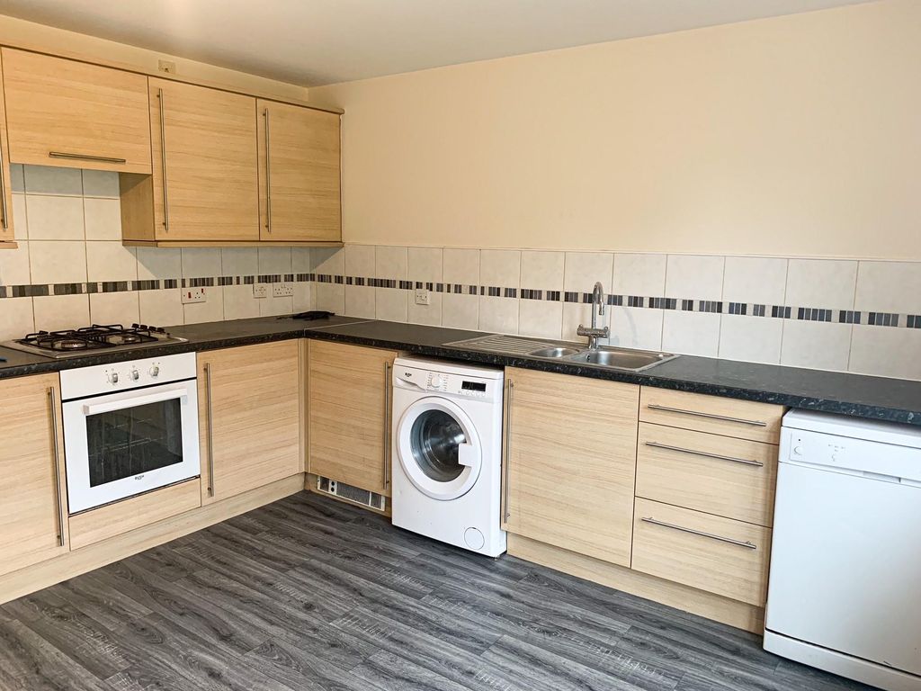 Additional image 2 of 4 bed town house to rentWoodcross Avenue, Scunthorpe DN16