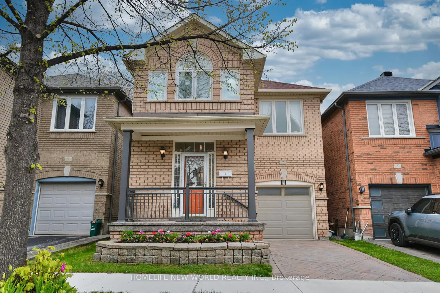 7 Fairlawn Avenue