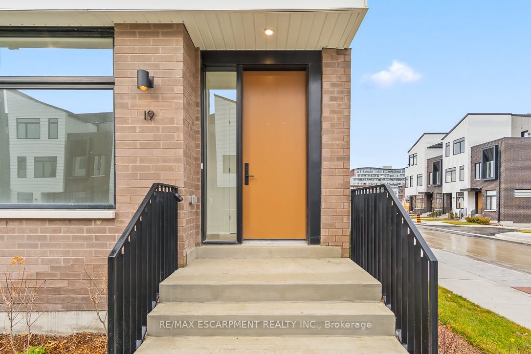 Additional image 2 of 19-20 Lou Parsons Way, Mississauga, ON, L5H 0B2