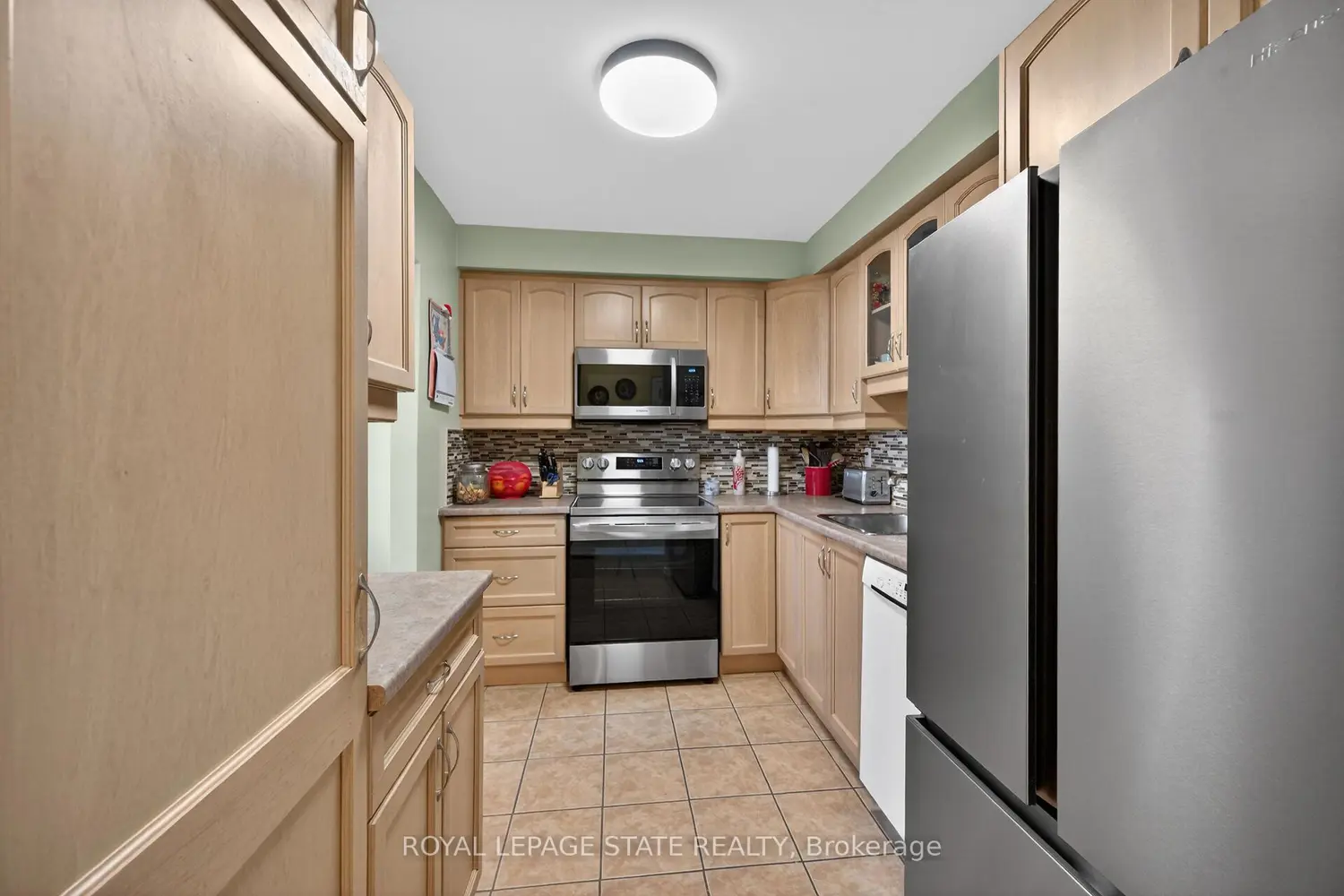 Additional image 9 of 1455 Garth Street 9