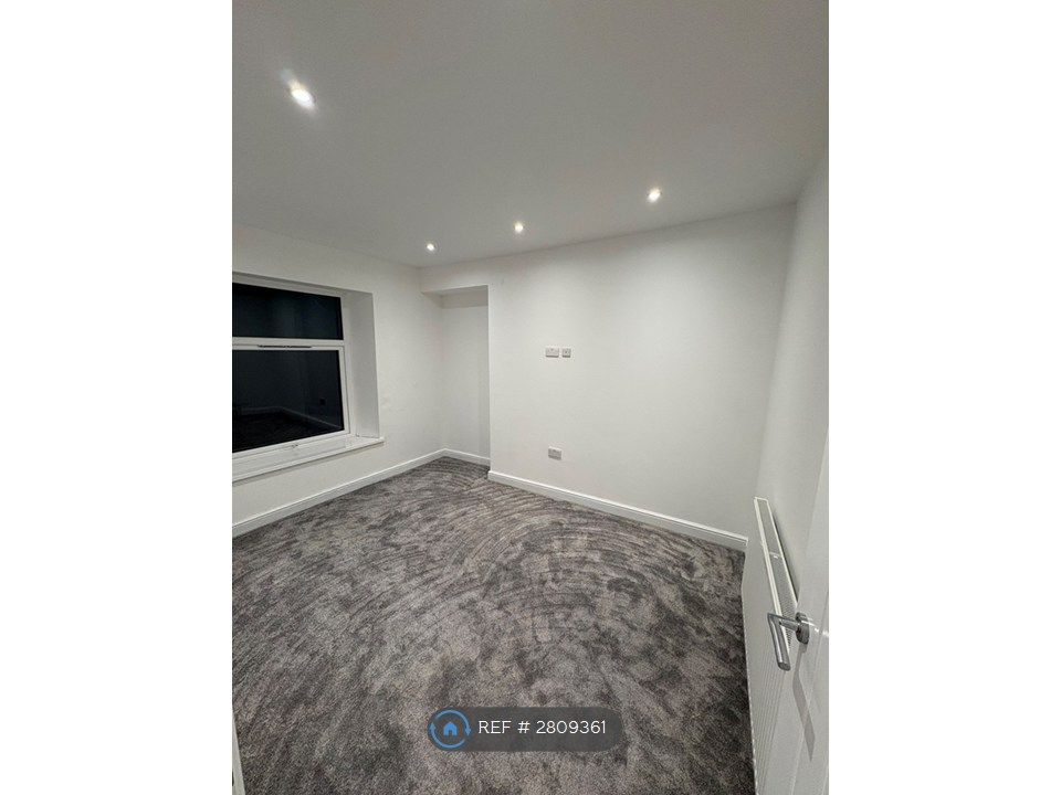 Additional image 10 of 5 bed terraced house to rentThe Walk, Ebbw Vale NP23