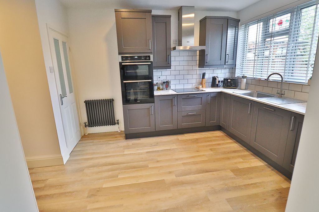 Additional image 5 of 3 bed semi-detached house to rentWestbrook Park Road, Peterborough PE2