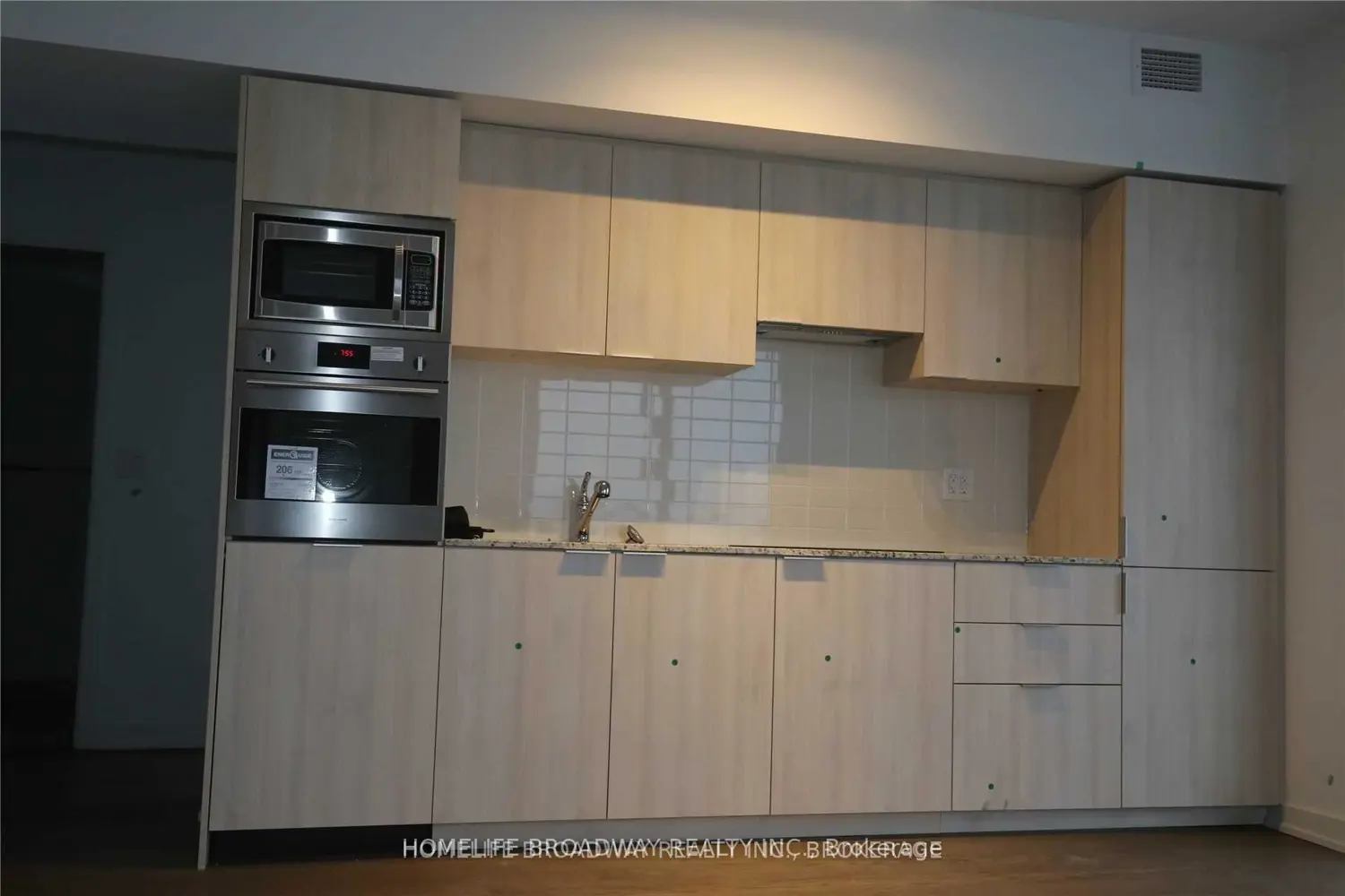 11 Wellesley Street 5708 photo 2
